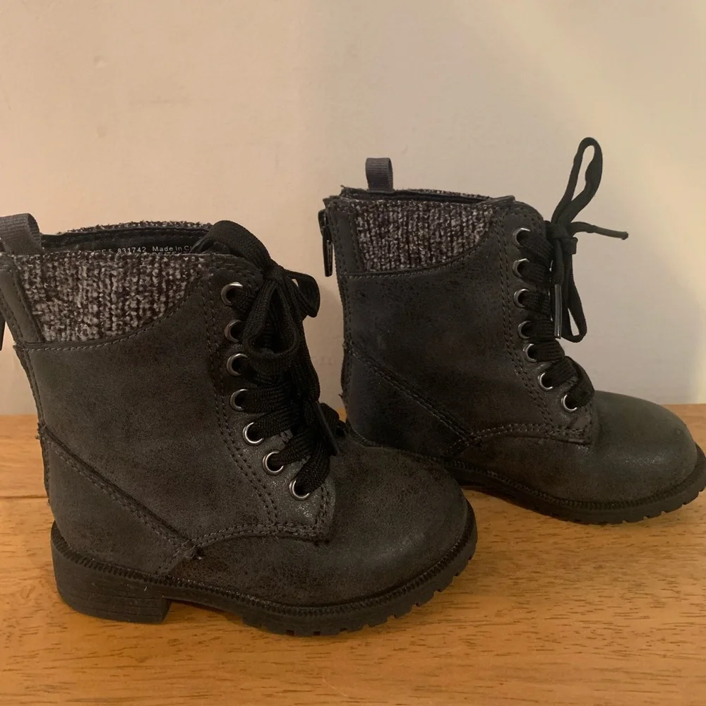 Koala Kids Boots Combat Style Size 5 black grey GUC